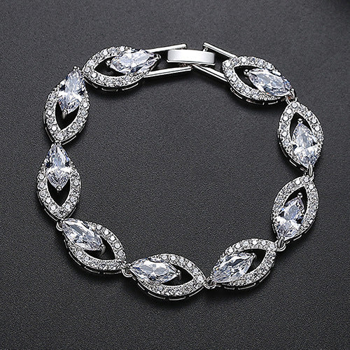 Infinity Link Bracelet - Crystal Pavé Twist Chain Bracelet