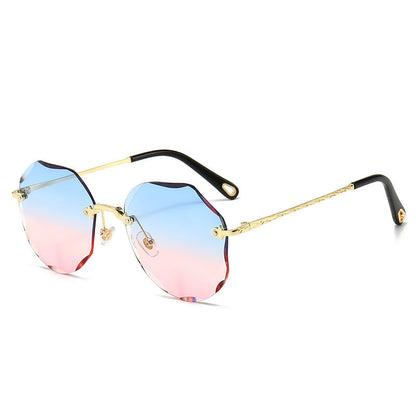 Gradient Round Sunglasses - Rimless Circle Frame Sunglasses with Scalloped Edge Design